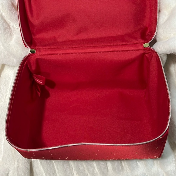 🎉 HOST PICK 🎉 Estée Lauder Holiday Edition Red Star Makeup Tote Bag - Picture 5 of 7